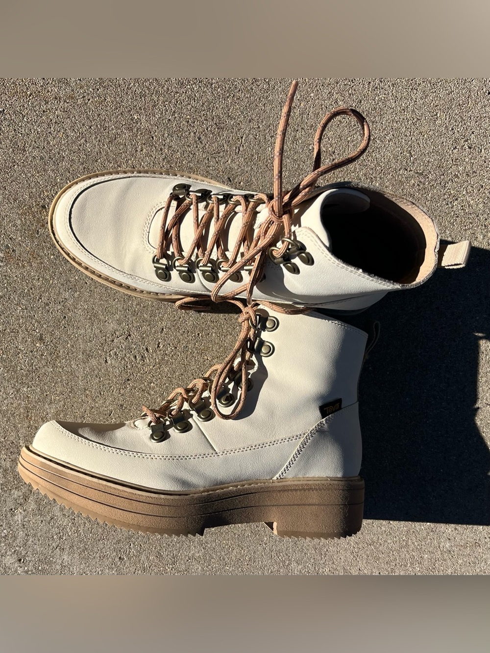 Women's Teva Mid-form Boots